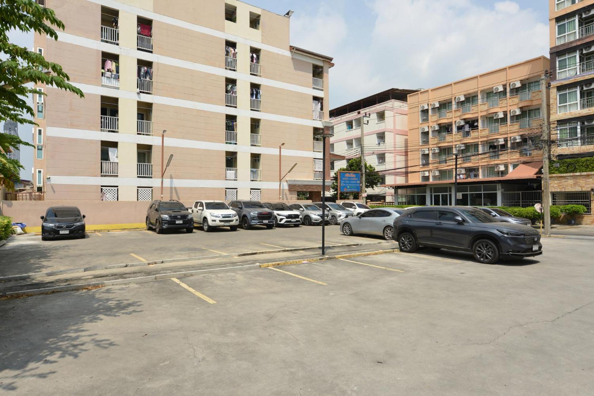 Salin Home Hotel Ramkhamhaeng Bangkok Exterior foto
